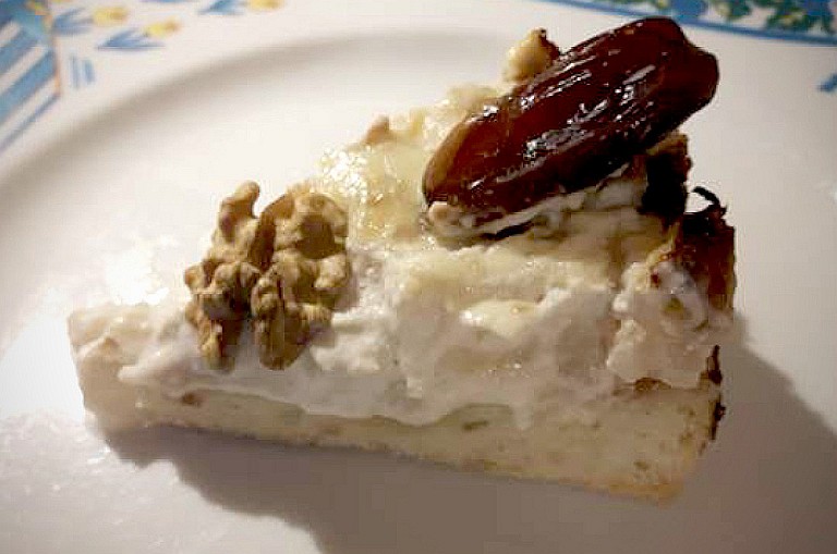 Produkt des Monats: Birnen-Ziegenkäse-Torte mit Walnüssen und Datteln